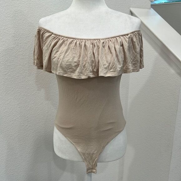 Honey Punch Off the Shoulder Bodysuit - Picture 1 of 6